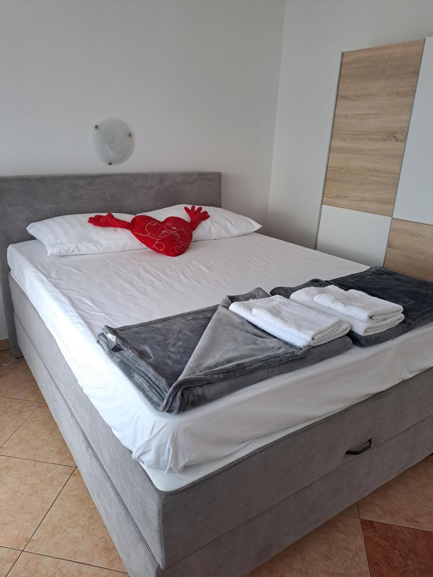 Apartments By The Sea Dramalj, Crikvenica - 2376 Bilik gambar